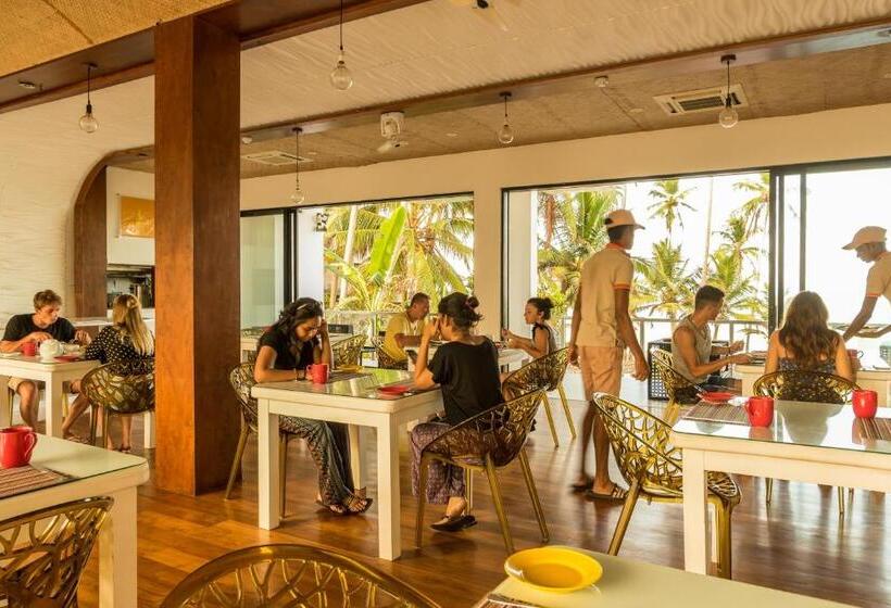 בית מלון כפרי J Ambalangoda