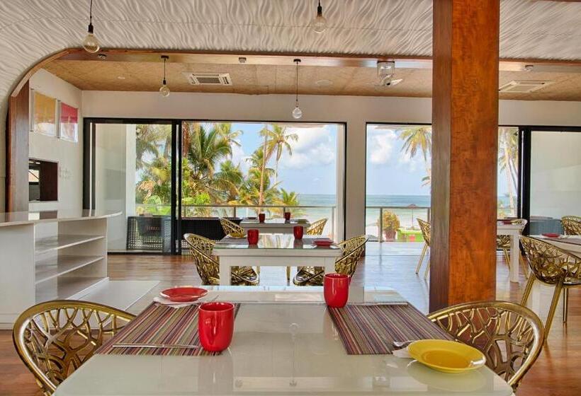 בית מלון כפרי J Ambalangoda