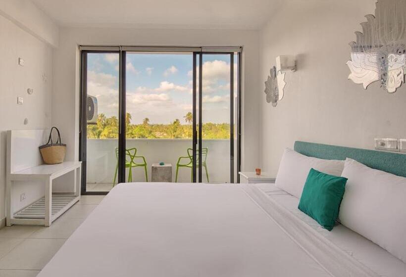 בית מלון כפרי J Ambalangoda