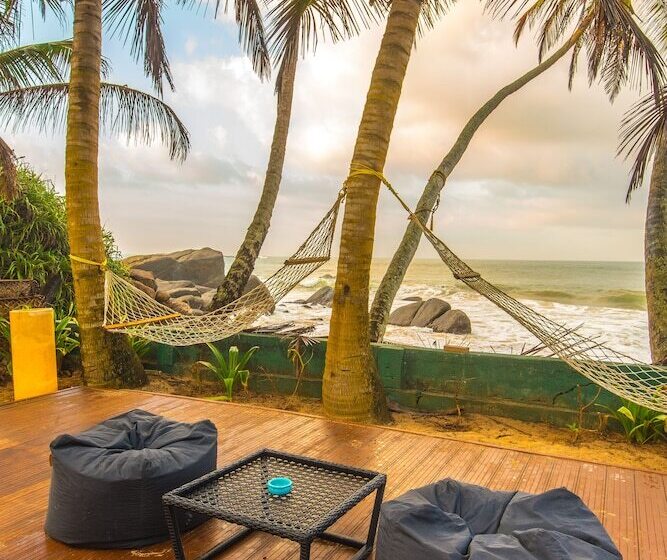 בית מלון כפרי J Ambalangoda