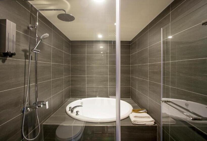 هتل Just Live Inn  Keelung