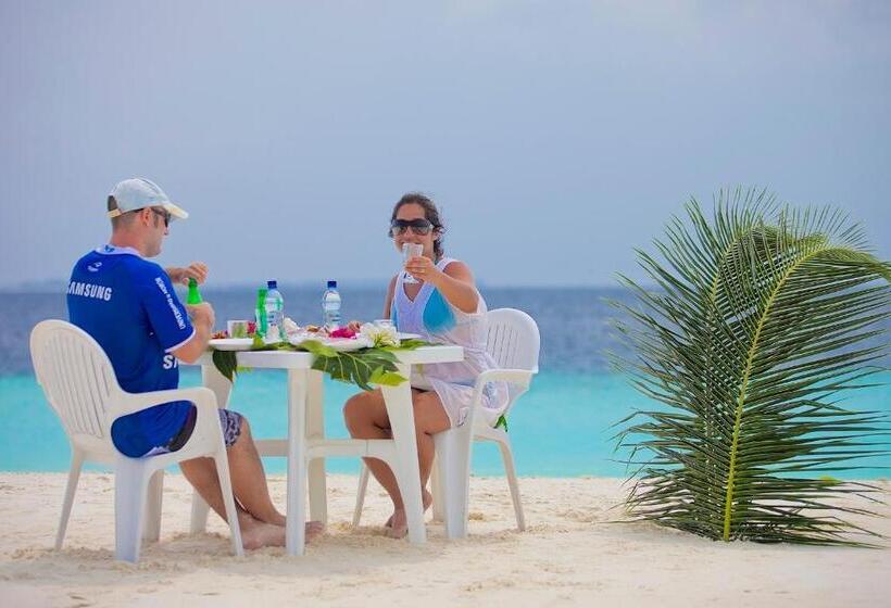 هتل Kaani Village & Spa