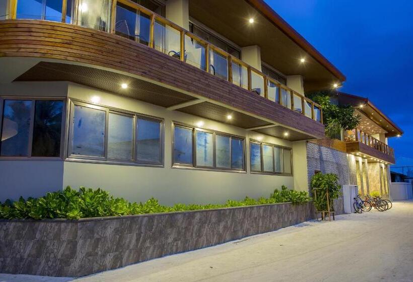 هتل Kaani Village & Spa