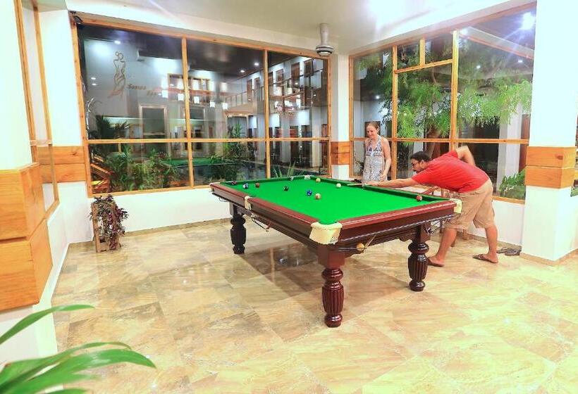 هتل Kaani Village & Spa