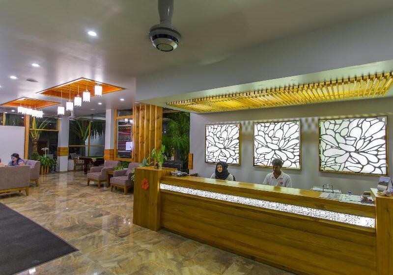 هتل Kaani Village & Spa