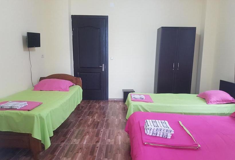 هتل Kvariati Nugo