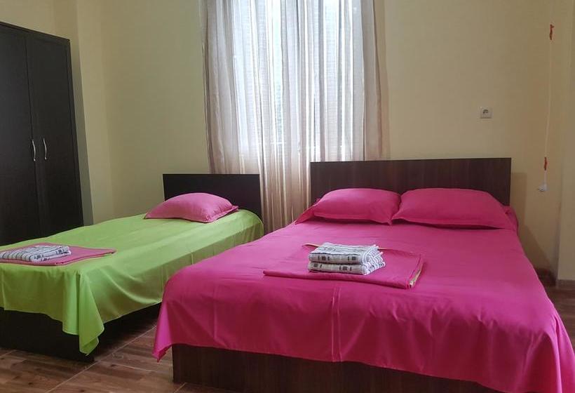 هتل Kvariati Nugo