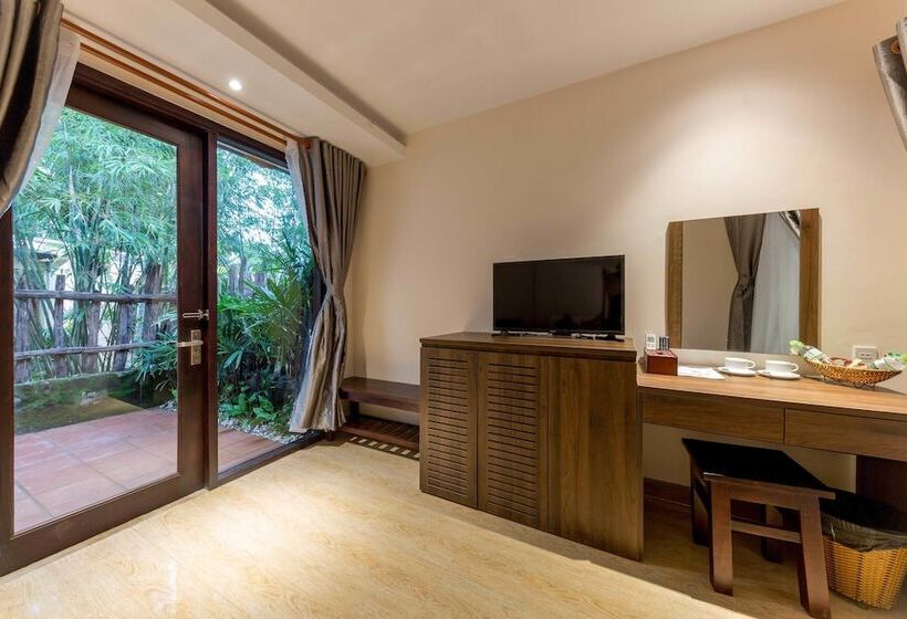 هتل La Paloma Resort