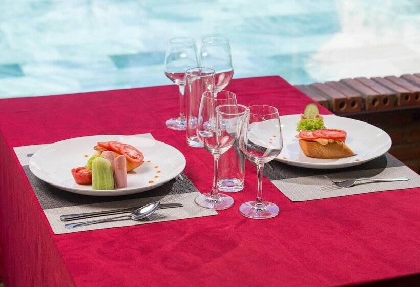 هتل La Paloma Resort