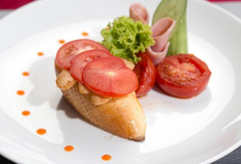 هتل La Paloma Resort