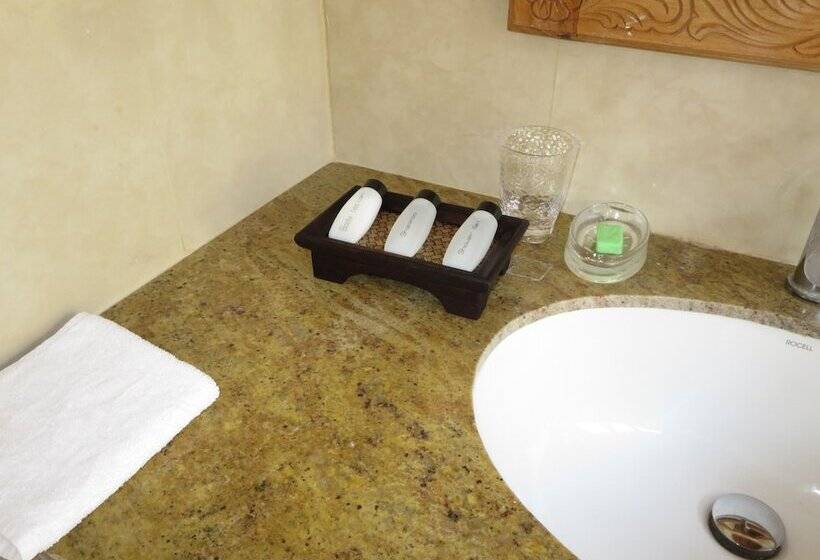 酒店 Lanka Beach Bungalows