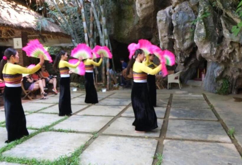 هتل Mai Chau Nature Lodge Hostel