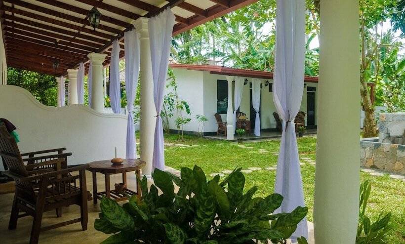 فندق Nature Villa Unawatuna   Adults Only