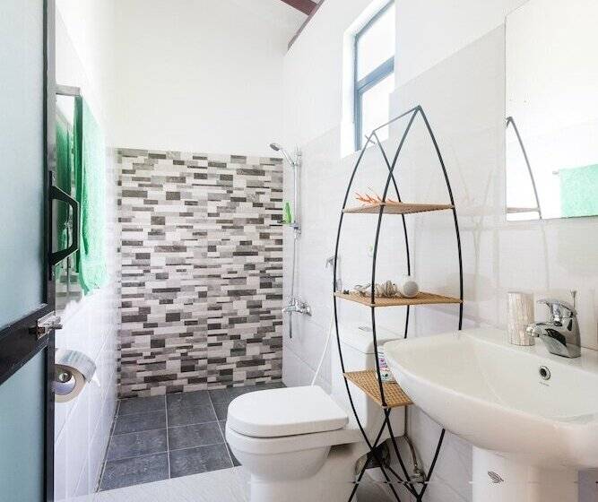 فندق Nature Villa Unawatuna   Adults Only