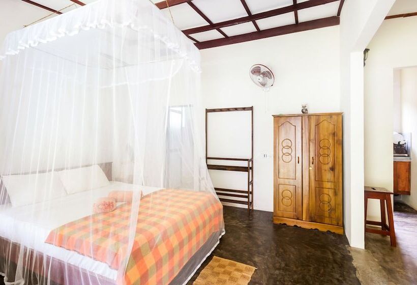 فندق Nature Villa Unawatuna   Adults Only