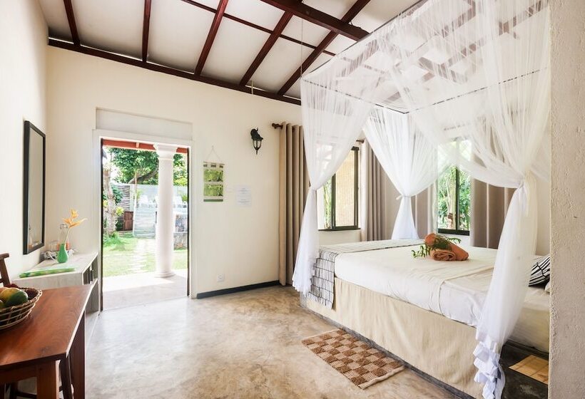 فندق Nature Villa Unawatuna   Adults Only