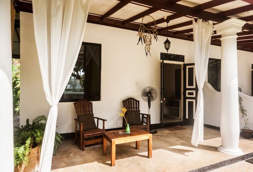 فندق Nature Villa Unawatuna   Adults Only