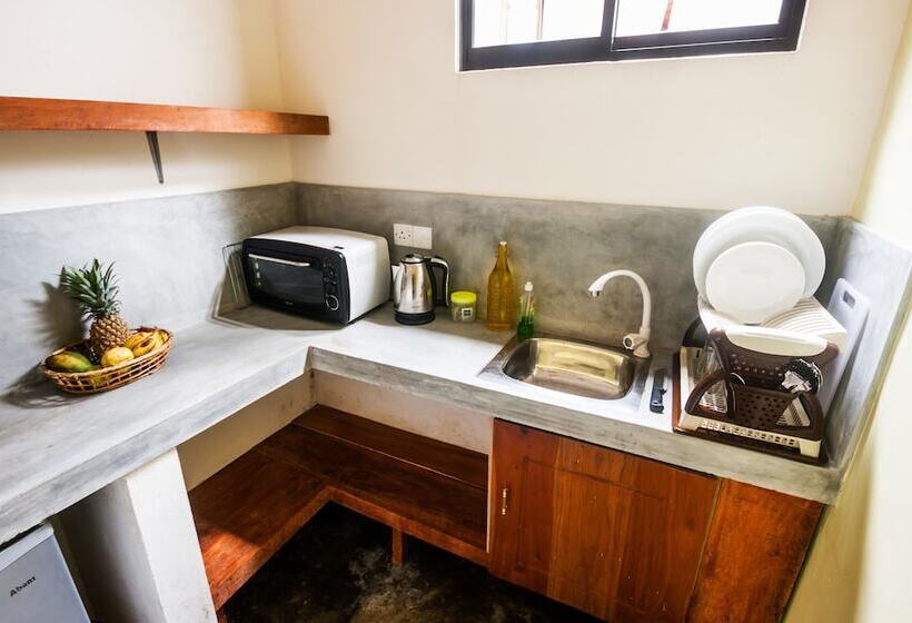 فندق Nature Villa Unawatuna   Adults Only