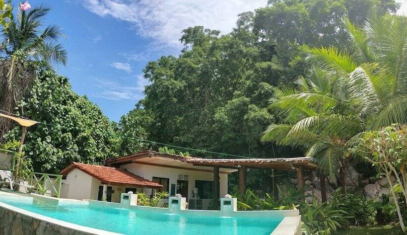 فندق Nature Villa Unawatuna   Adults Only