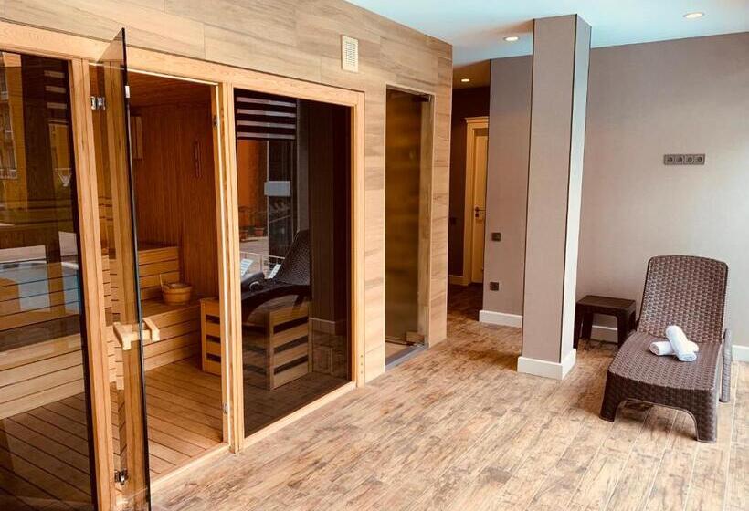 هتل Neptun Kvariati