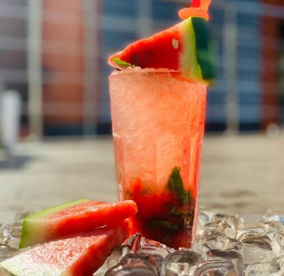 هتل Neptun Kvariati