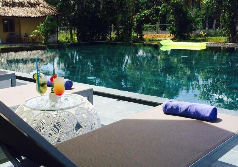 هتل Ninila Fruit Farm Bungalow