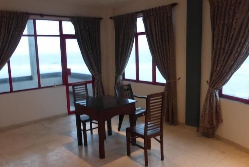 בית מלון כפרי Ocean Reef