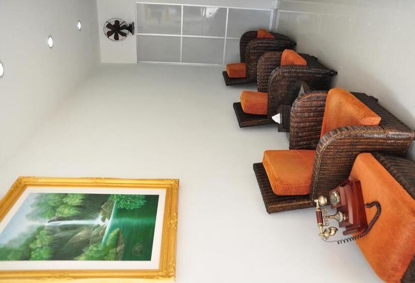 בית מלון כפרי Old Budget