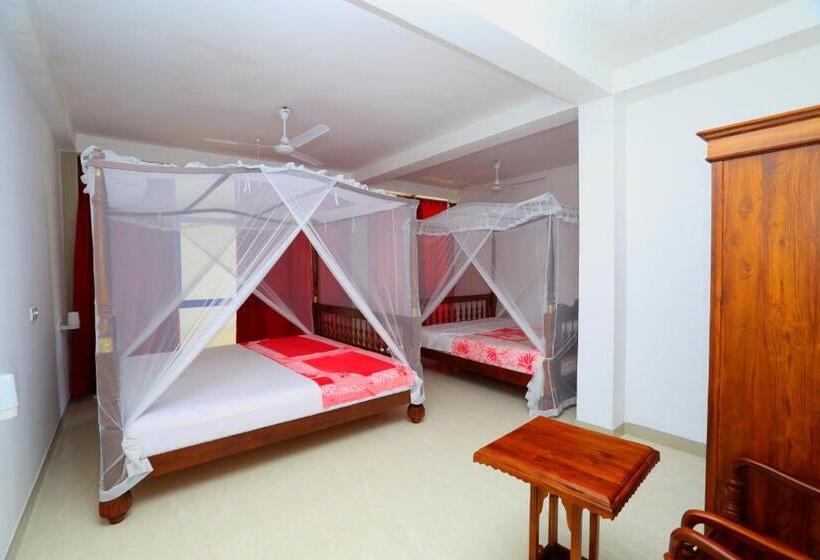 Hotel Paradise Beach Resort & Diving School