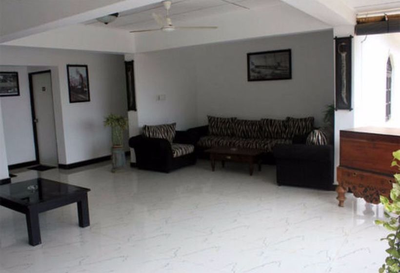 ホテル Samaya Tranz