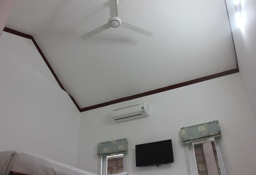 هتل Seaside Villa