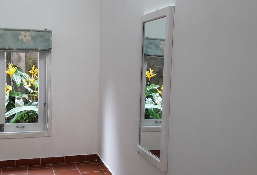 هتل Seaside Villa