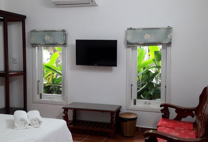 هتل Seaside Villa