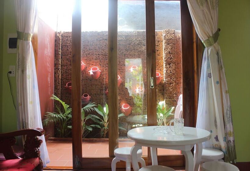 هتل Seaside Villa