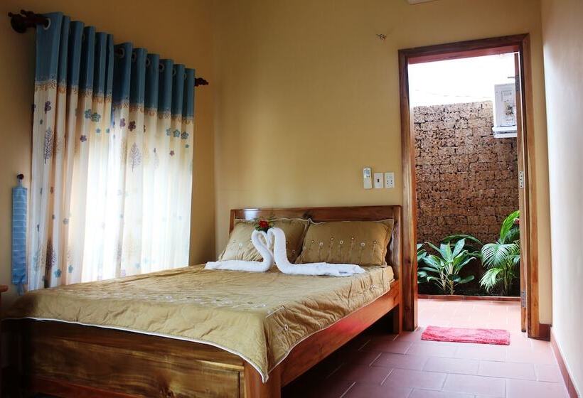 هتل Seaside Villa