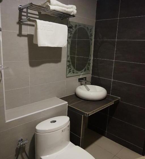 Super 8 Hotel @ Bayan Baru