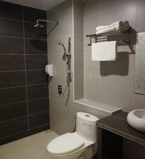 Super 8 Hotel @ Bayan Baru