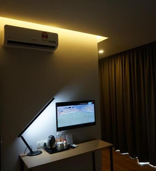 Super 8 Hotel @ Bayan Baru