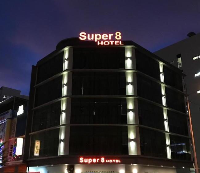 Super 8 Hotel @ Bayan Baru