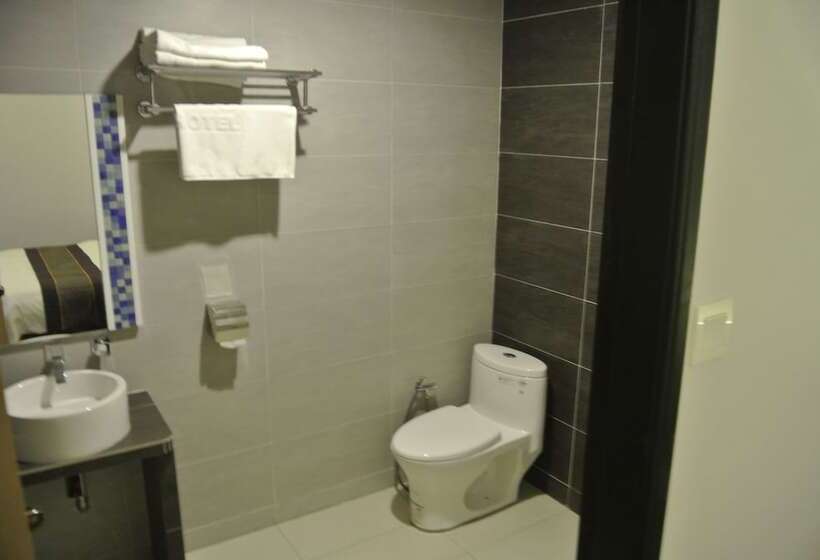 Super 8 Hotel @ Bayan Baru