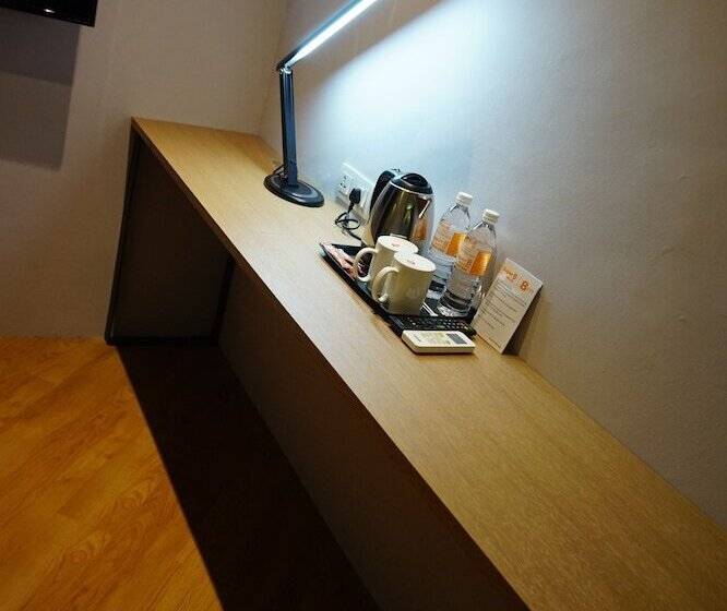 Super 8 Hotel @ Bayan Baru