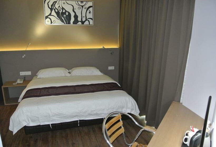 Super 8 Hotel @ Bayan Baru