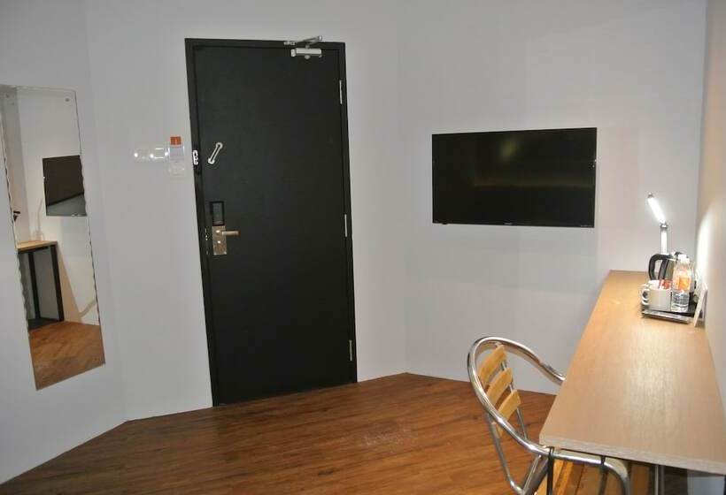 Super 8 Hotel @ Bayan Baru