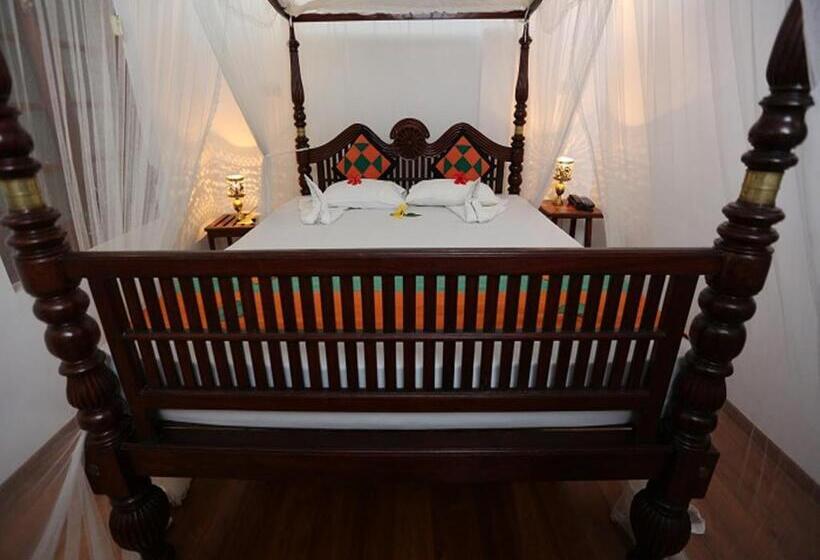 Отель The Villa