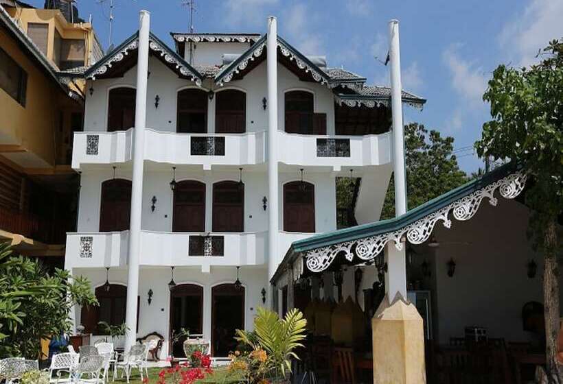 Отель The Villa