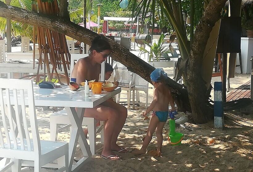 Отель The Villa