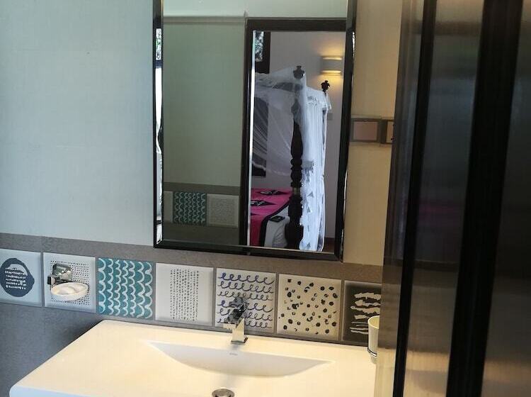 Отель The Villa