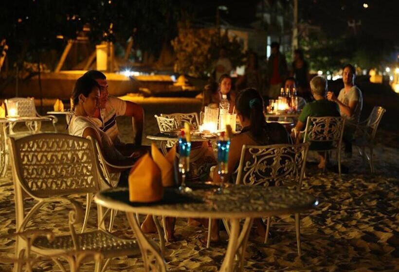 Отель The Villa