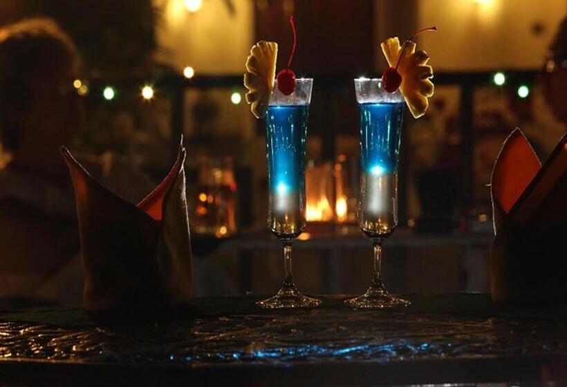 Отель The Villa