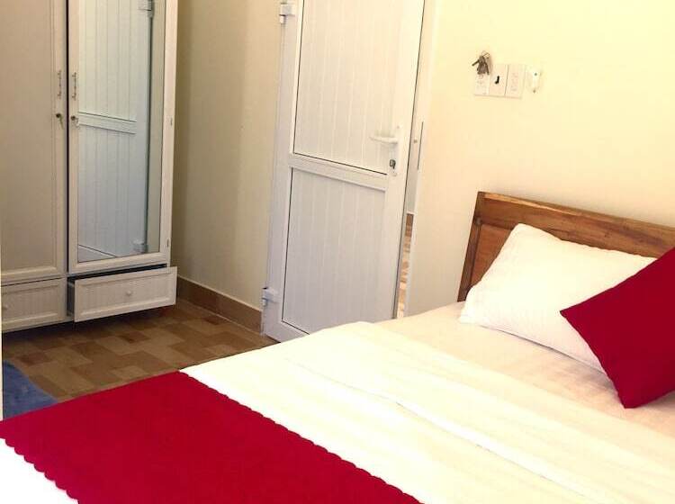 هتل Tina Bungalow